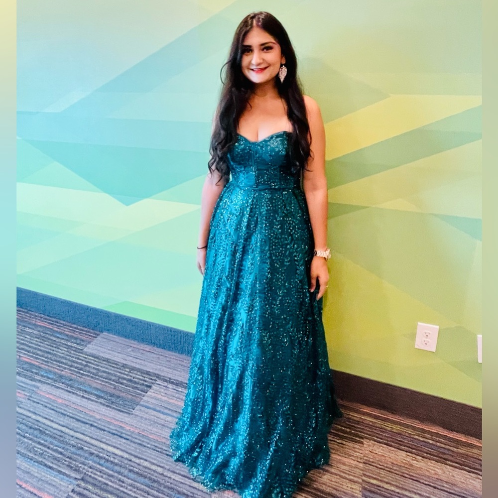 Breathtaking teal blue sequin gown (size 6)